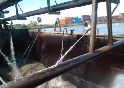 Descarga de arena y lavado