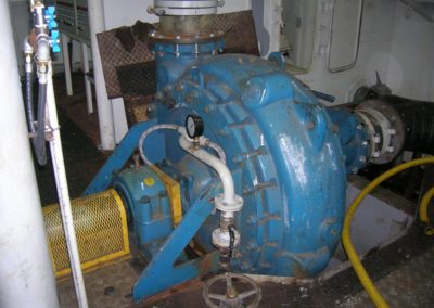 Equipamiento de buques motores